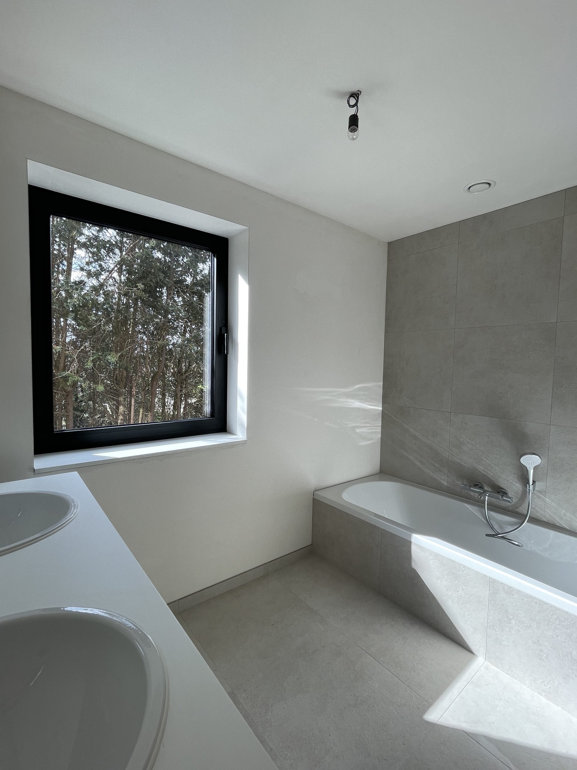 22 20230325_140544045_iOS