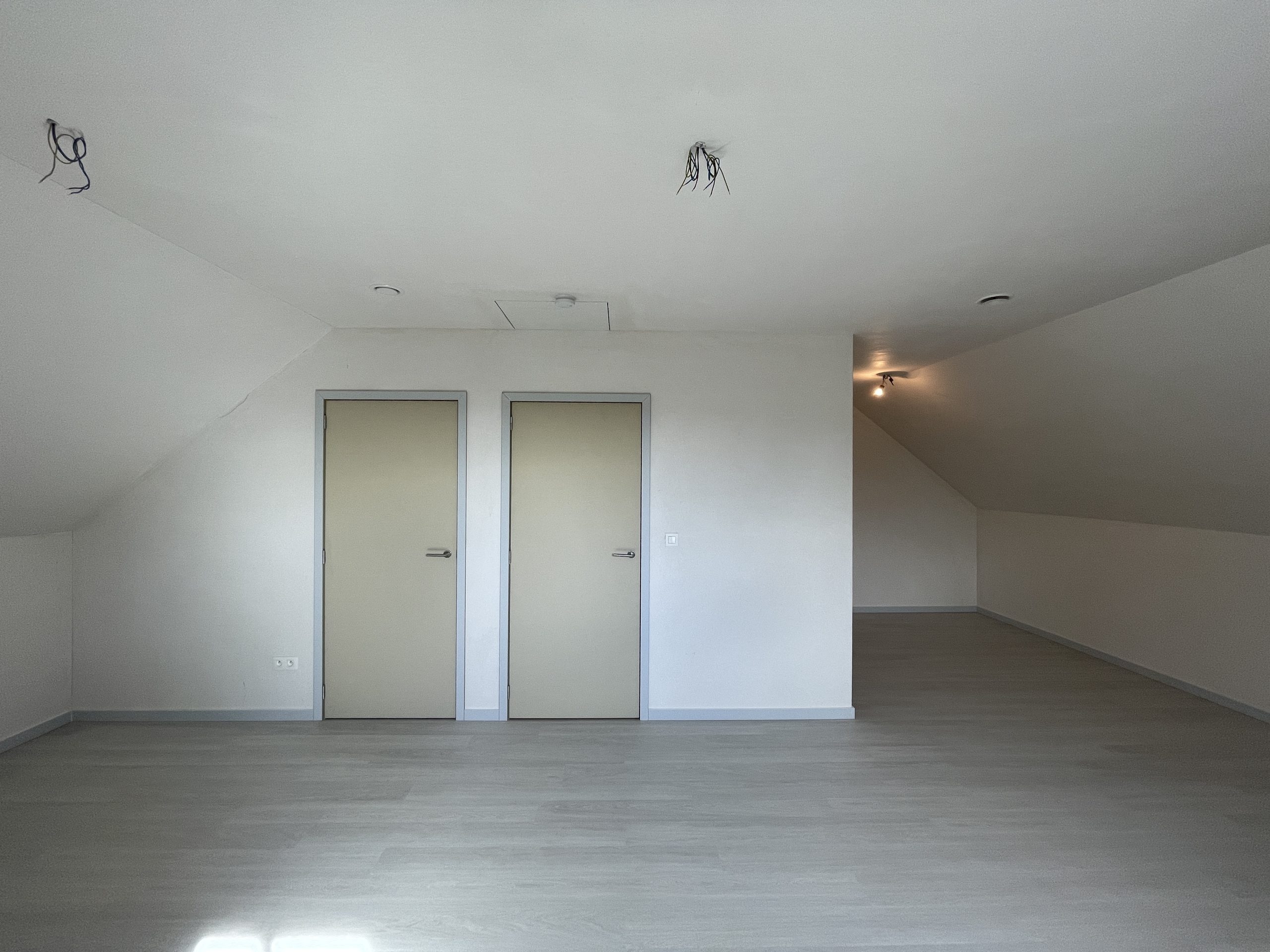 26 20230325_140026238_iOS