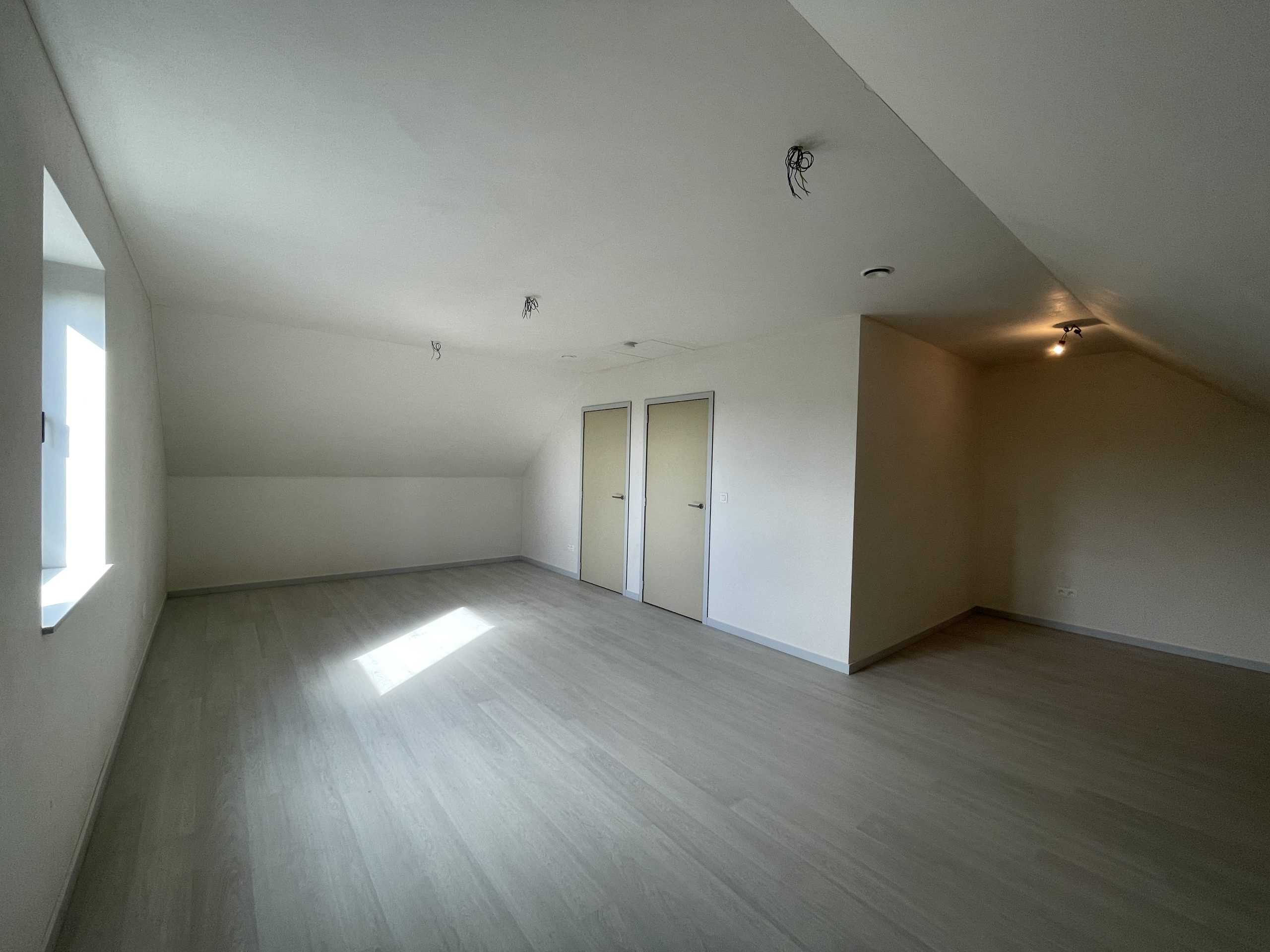 27 20230325_140038556_iOS