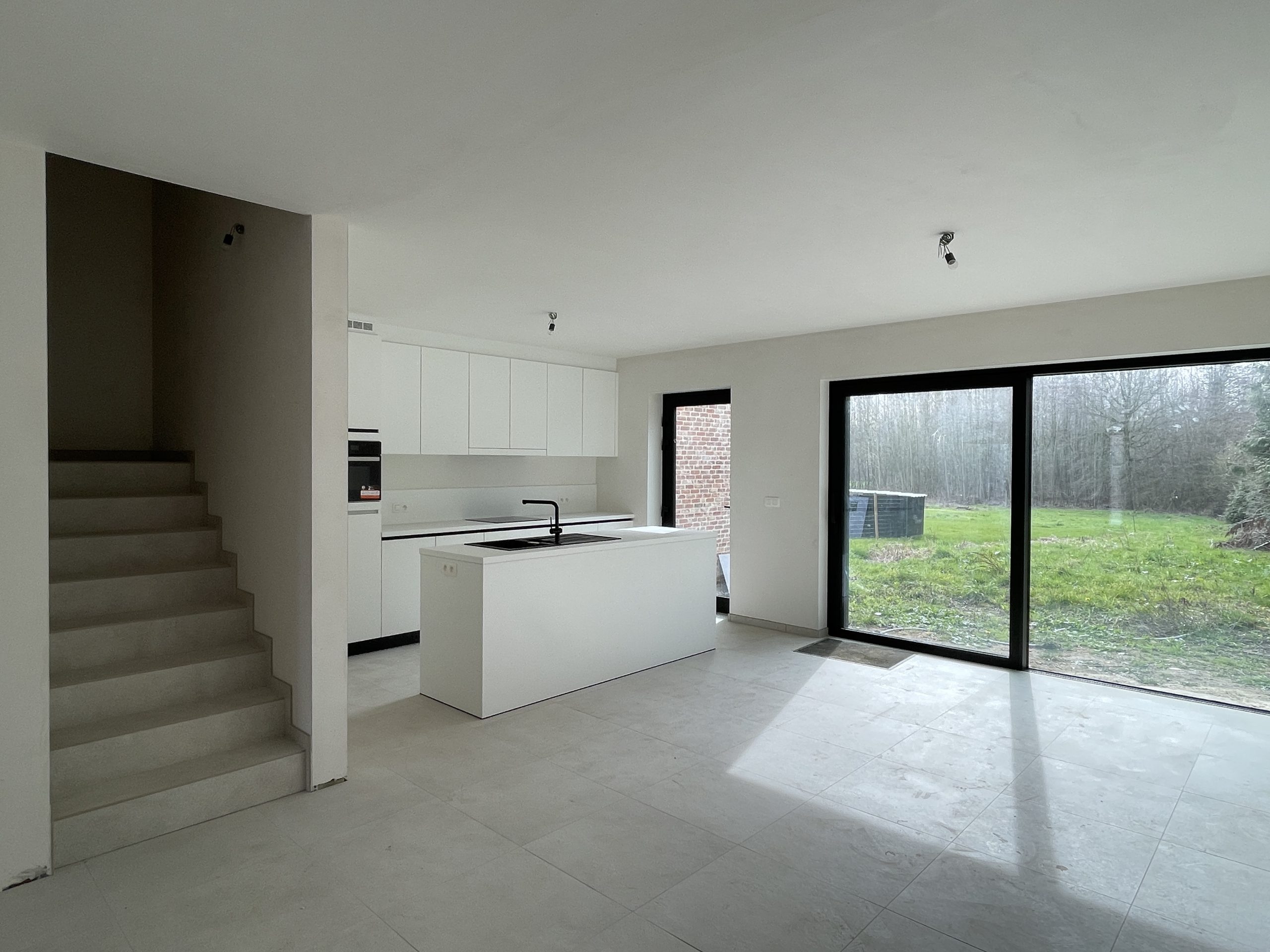 9 20230316_101557889_iOS